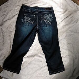 Stylish Embroidered Capris